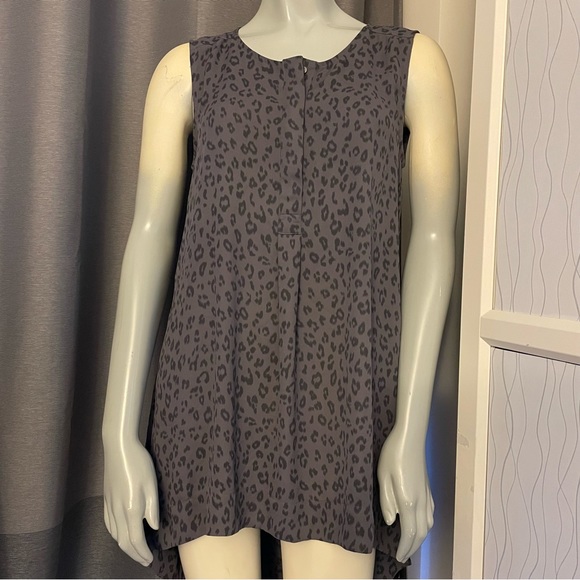 H&M animal print tunic top in EUC. Size 8 womens - Picture 1 of 9
